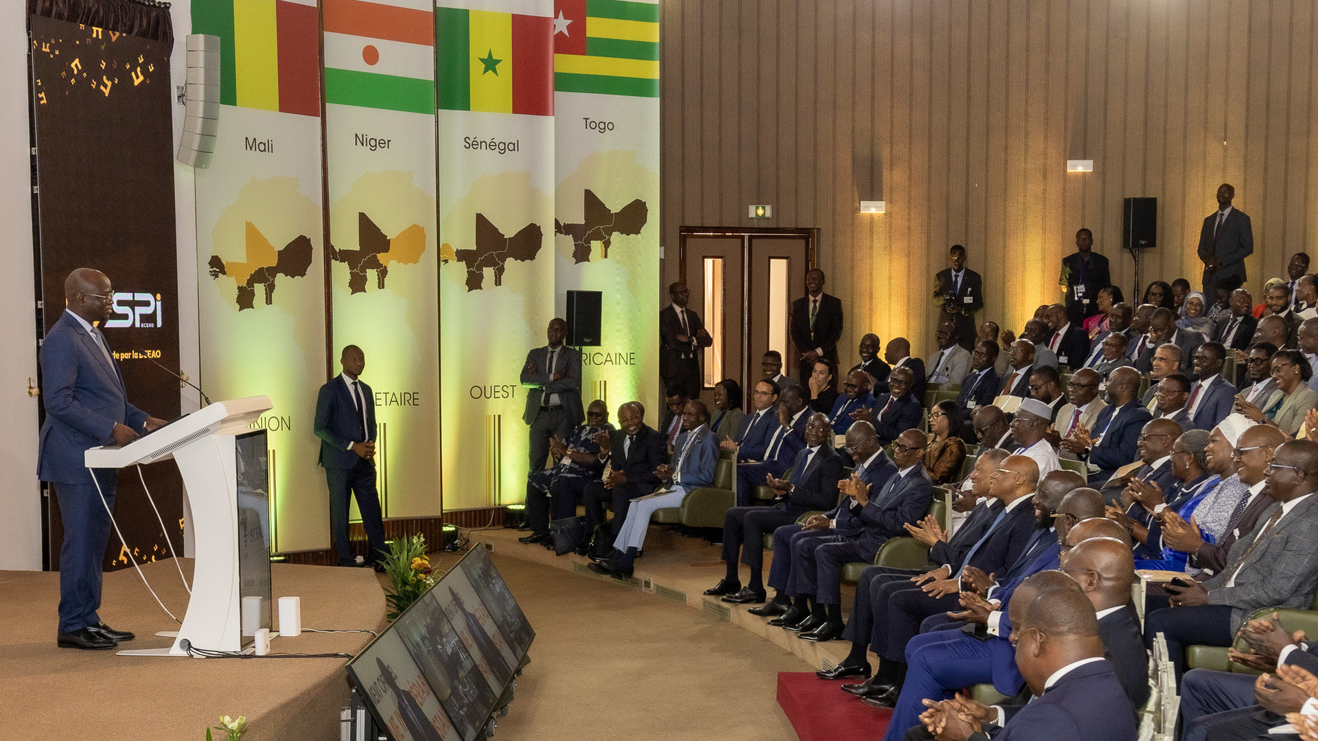 Allocution de Monsieur Cheikh DIBA, Ministre des Finances et du Budget de la République du Sénégal, représentant le Président du Conseil des Ministres de l’UMOA Allocution