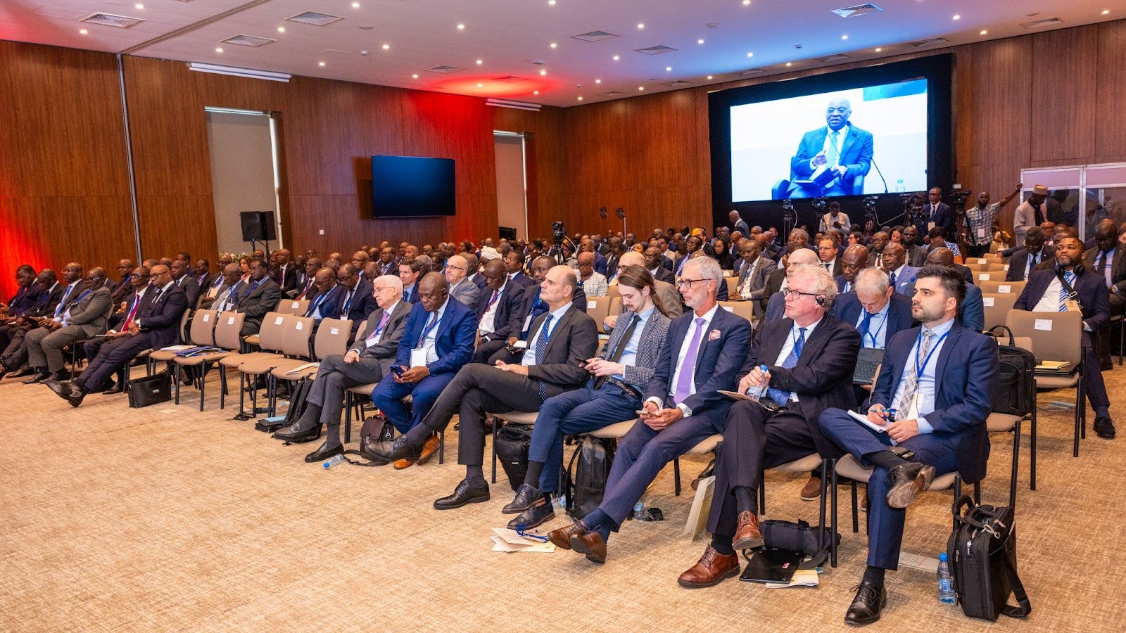 Vue partielle de l’assistance