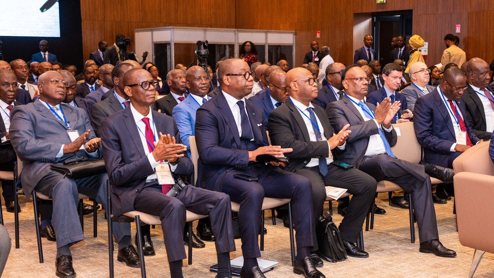 Vue partielle de l’assistance