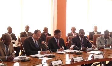 Rencontre entre le Gouverneur de la BCEAO et les présidents des associations professionnelles des banques et établissements financiers de l’UEMOA tenue a DAKAR, le 30 Novembre 2012